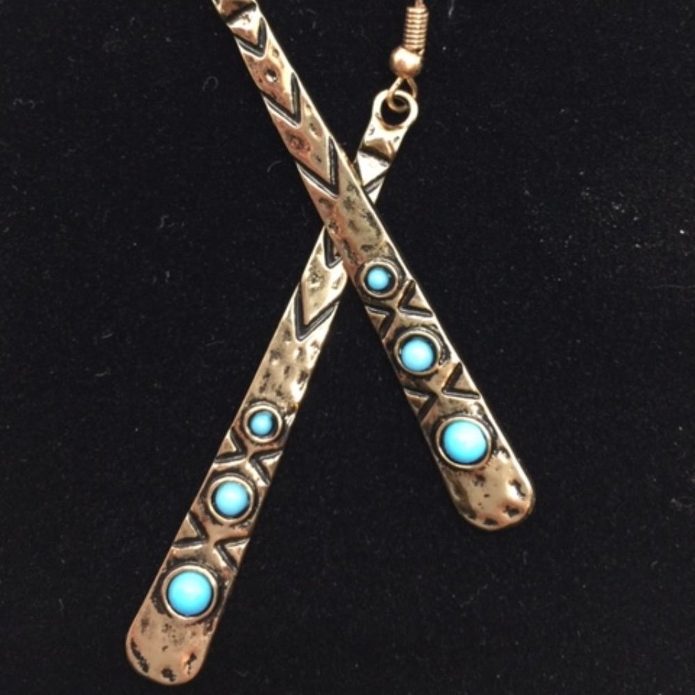 Gold Toned Hammered Metal Earrings w/Blue Stones